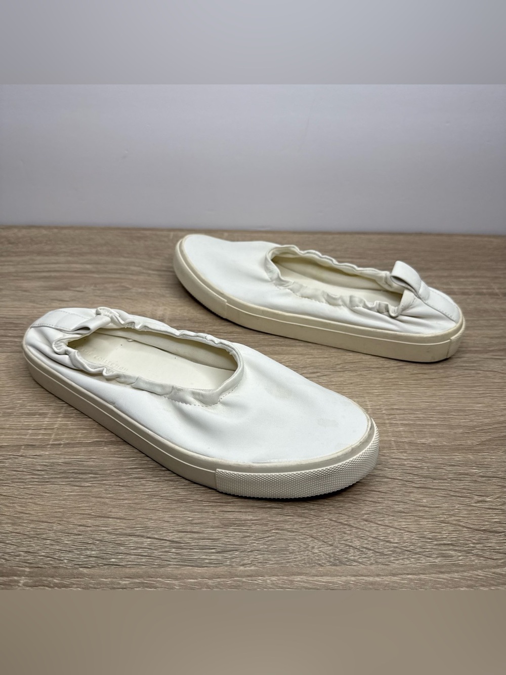 Zara White Ruched Top Flat Sneakers Size 37 (6.5)